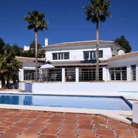 Villa Luxurious Villa With Private Pool In Monda
