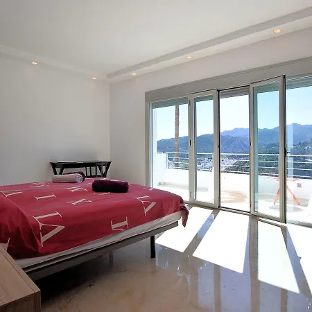 Luxurious Villa With Private Pool In Monda Villa