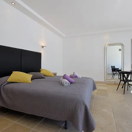 Luxurious Villa With Private Pool In Monda *