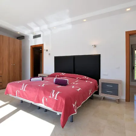 Villa Luxurious Villa With Private Pool In Monda *