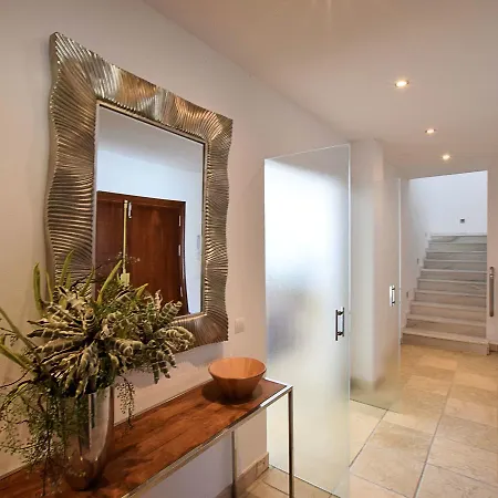 Luxurious Villa With Private Pool In Monda *